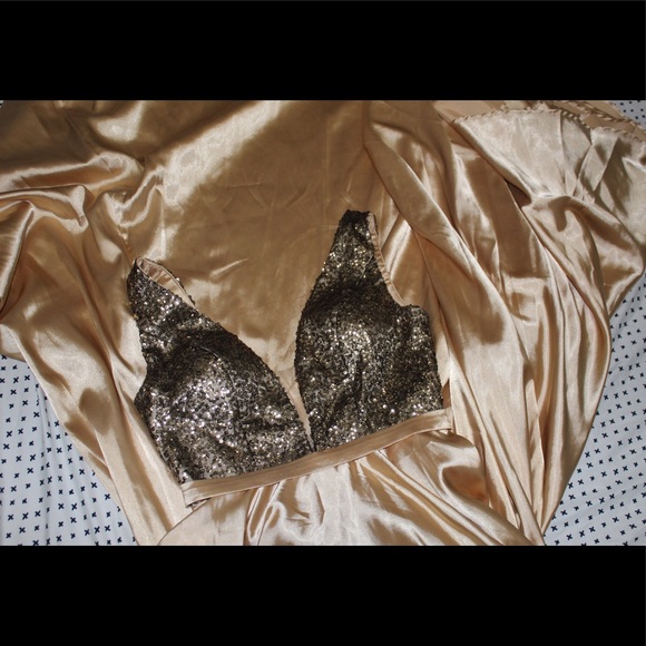 PROM DRESS ! - Picture 3 of 8